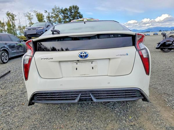 2017 TOYOTA PRIUS