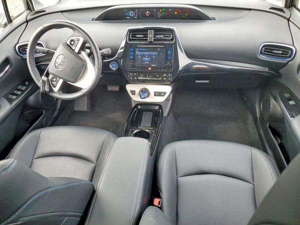 2017 TOYOTA PRIUS