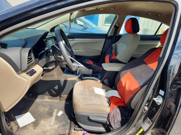 2019 HYUNDAI ELANTRA SE — DENT