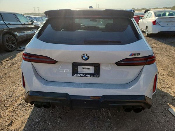 2025 BMW M5