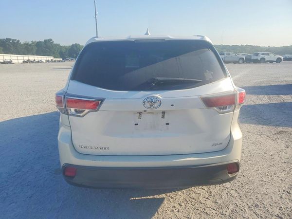2016 TOYOTA HIGHLANDER