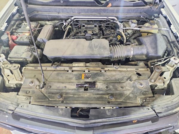 2024 CHEVROLET COLORADO LT — Engine bay