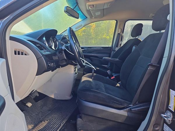 2016 DODGE GRAND CARAVAN SE — DENT