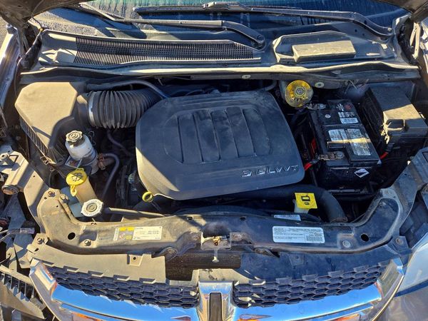2016 DODGE GRAND CARAVAN SE — Engine bay