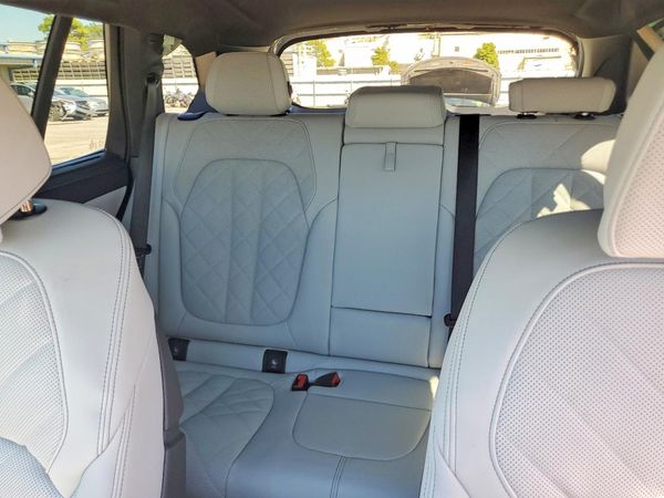 2026 BMW X5 xDrive40 — SUVN