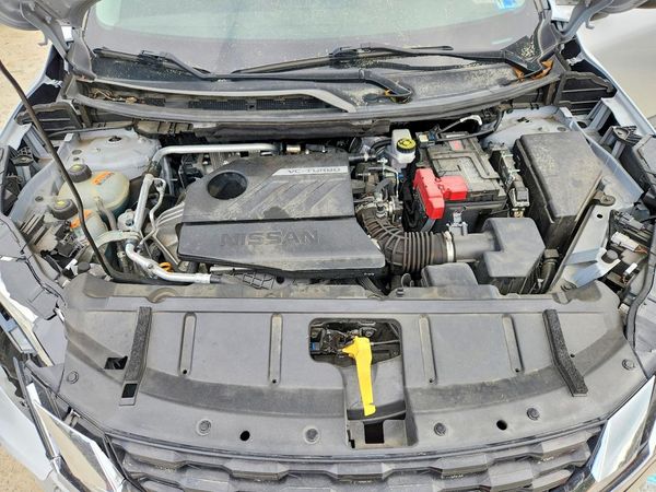 2023 NISSAN ROGUE SV — Engine bay