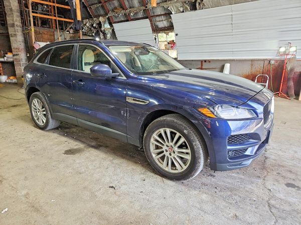2019 JAGUAR F-PACE Prestige — Passenger 3/4