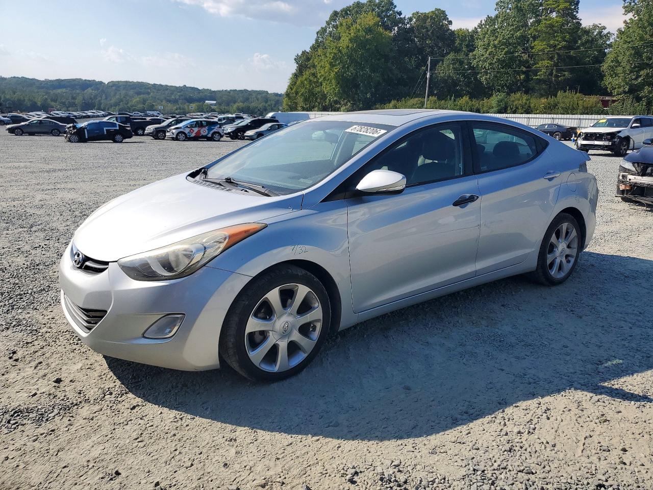 2013 HYUNDAI ELANTRA