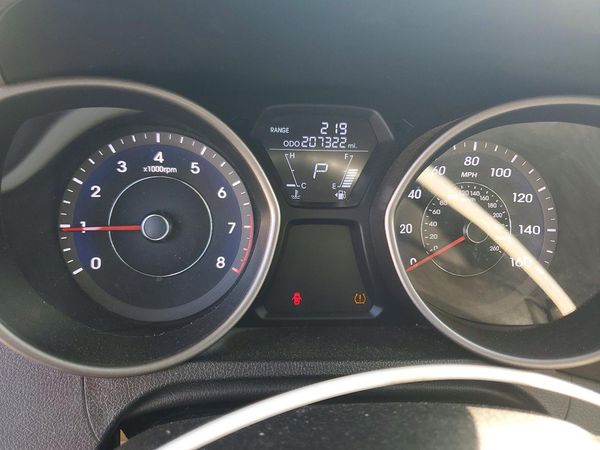 2013 HYUNDAI ELANTRA