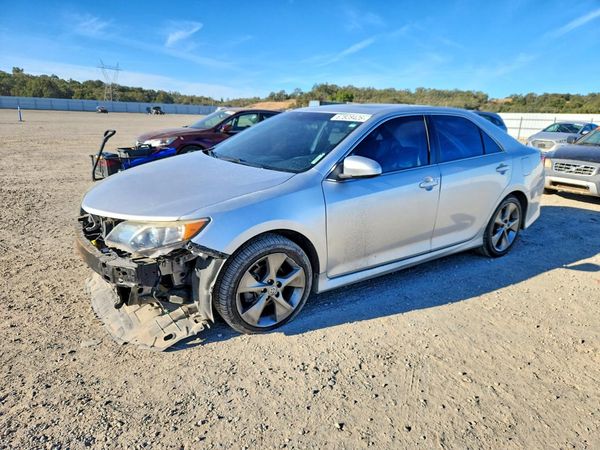 2014 TOYOTA CAMRY