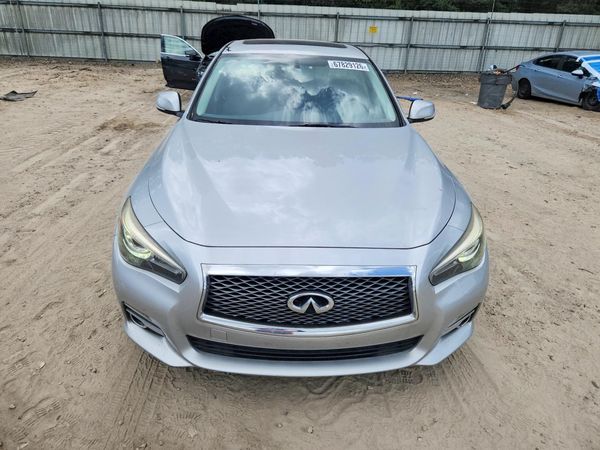 2015 INFINITI Q50