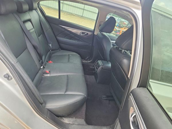 2015 INFINITI Q50