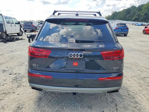 2017 AUDI Q7 quattro Premium Plus