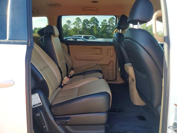 2016 KIA SEDONA LX - Middle-low