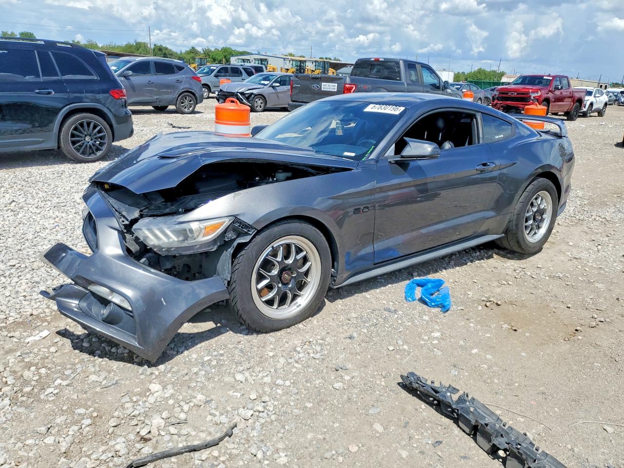 2017 FORD MUSTANG GT Coupe — Front 3/4