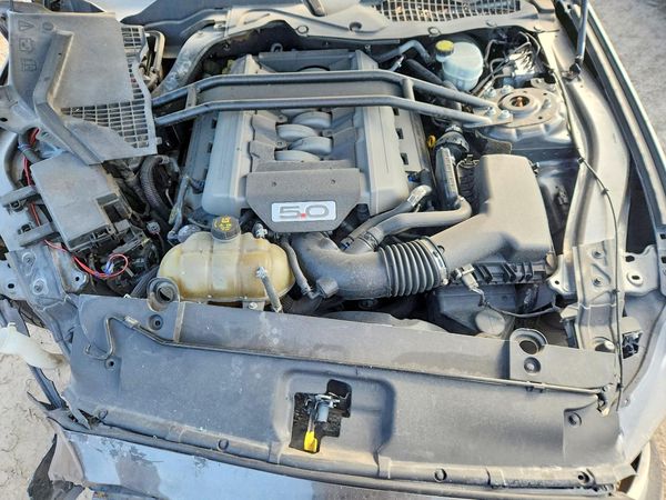 2017 FORD MUSTANG GT Coupe — Engine bay