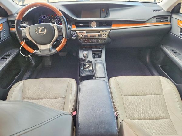 2013 LEXUS ES
