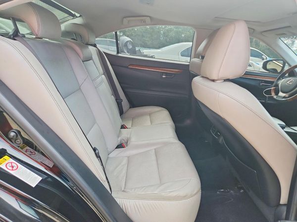 2013 LEXUS ES