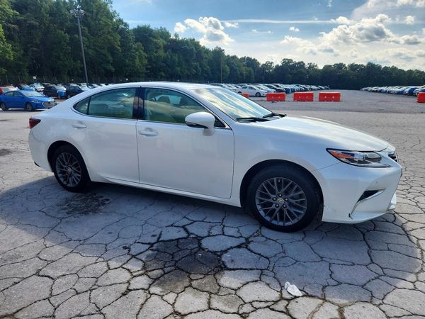 2018 LEXUS ES350 — Passenger 3/4