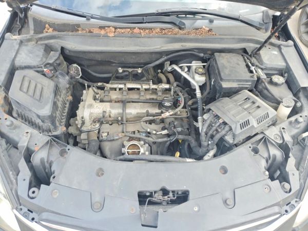 2016 CHEVROLET EQUINOX LT — Engine bay