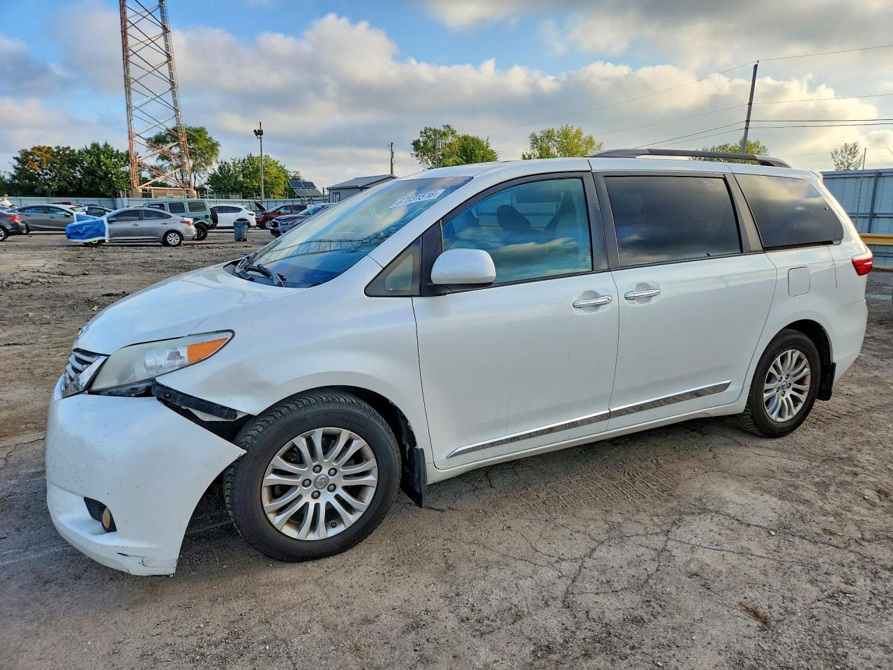 2017 TOYOTA SIENNA