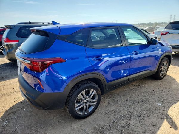 2023 KIA SELTOS LX