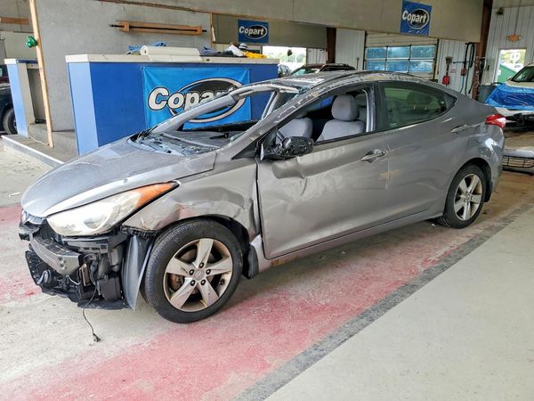 2013 HYUNDAI ELANTRA