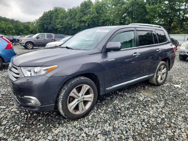 2012 TOYOTA HIGHLANDER — DSFA — Front 3/4