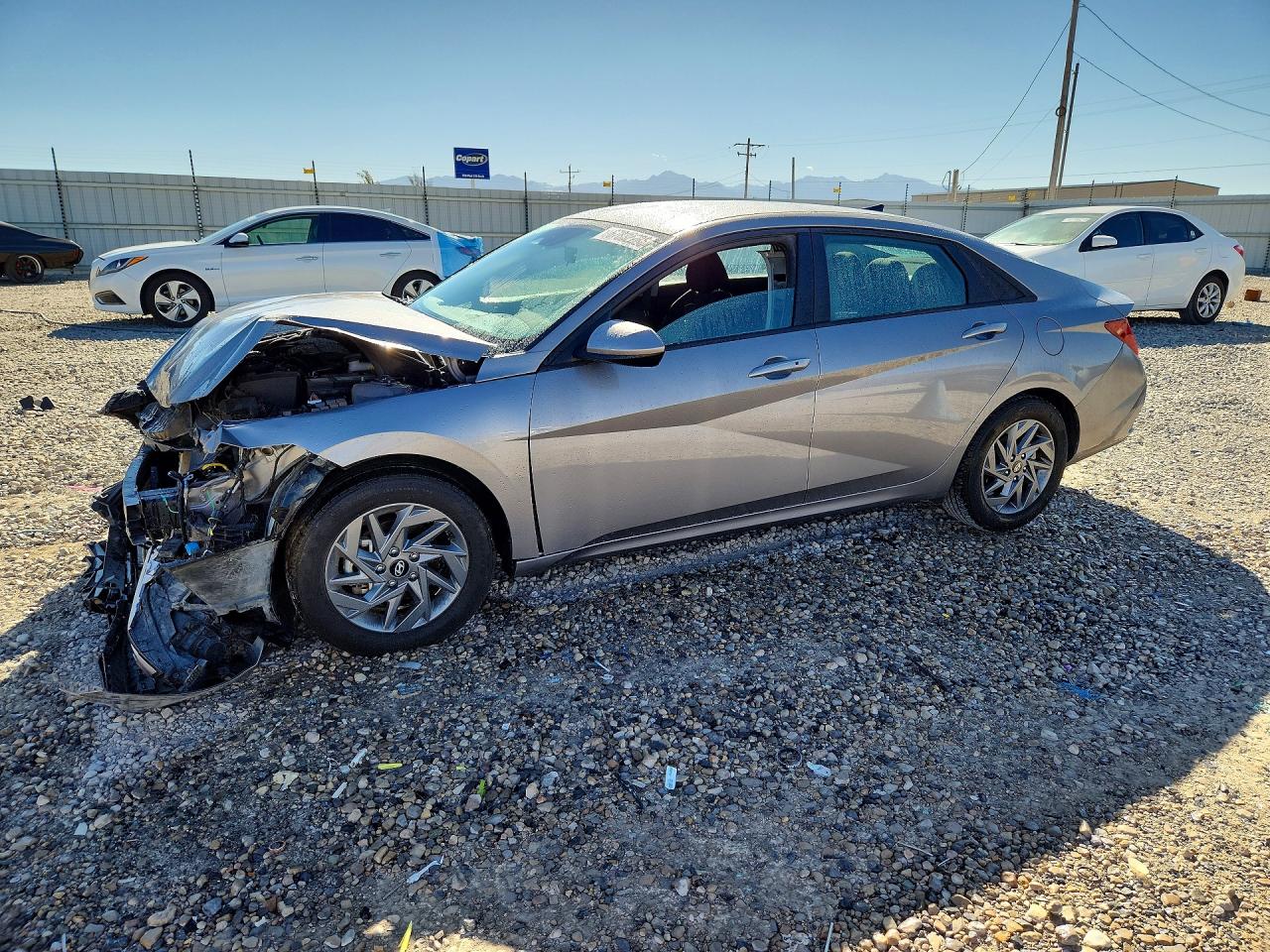 2024 HYUNDAI ELANTRA SEL — Front 3/4