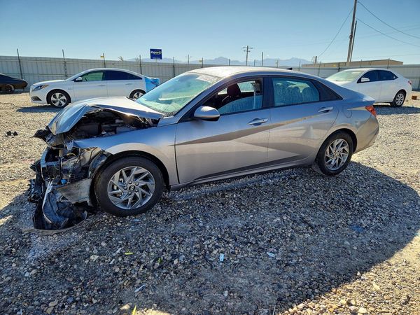 2024 HYUNDAI ELANTRA SEL — Front 3/4