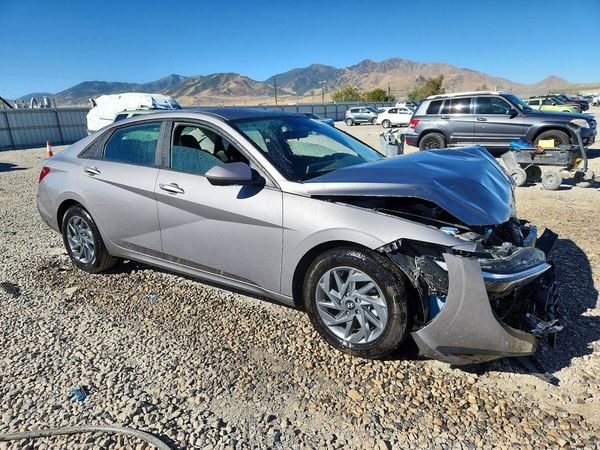 2024 HYUNDAI ELANTRA SEL — Passenger 3/4