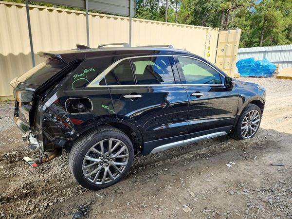2019 CADILLAC XT4 Premium Luxury