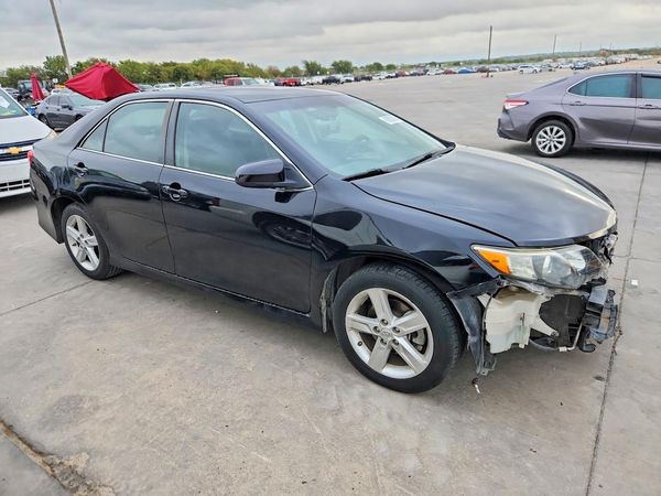 2012 TOYOTA CAMRY