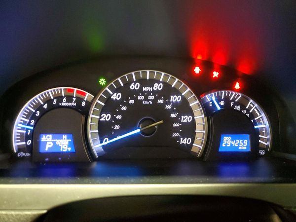 2014 TOYOTA CAMRY