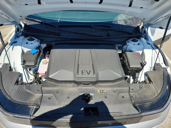 2026 HYUNDAI IONIQ SEL — Engine bay