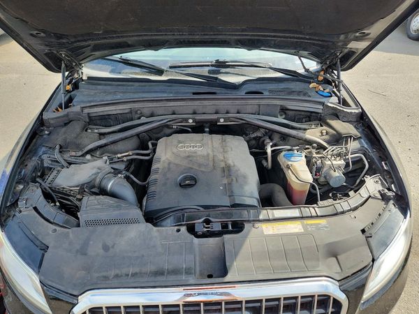 2017 AUDI Q5 — Engine bay