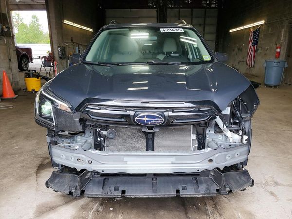 2023 SUBARU FORESTER