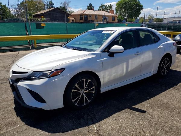 2018 TOYOTA CAMRY