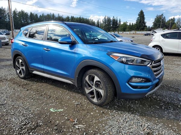 2017 HYUNDAI TUCSON — Passenger 3/4
