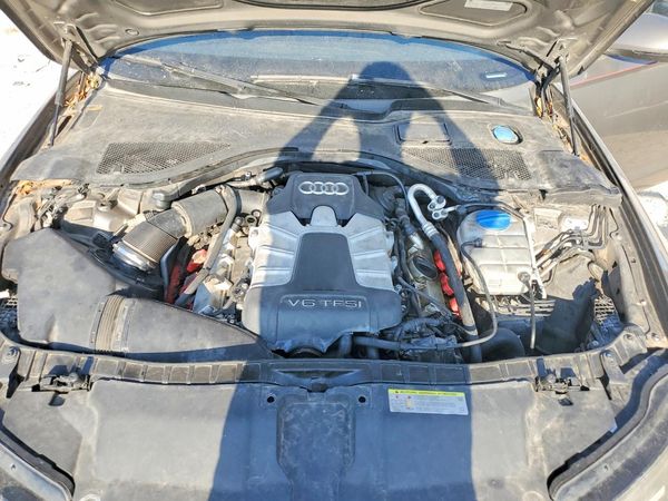 2013 AUDI A6 quattro Prestige — Engine bay