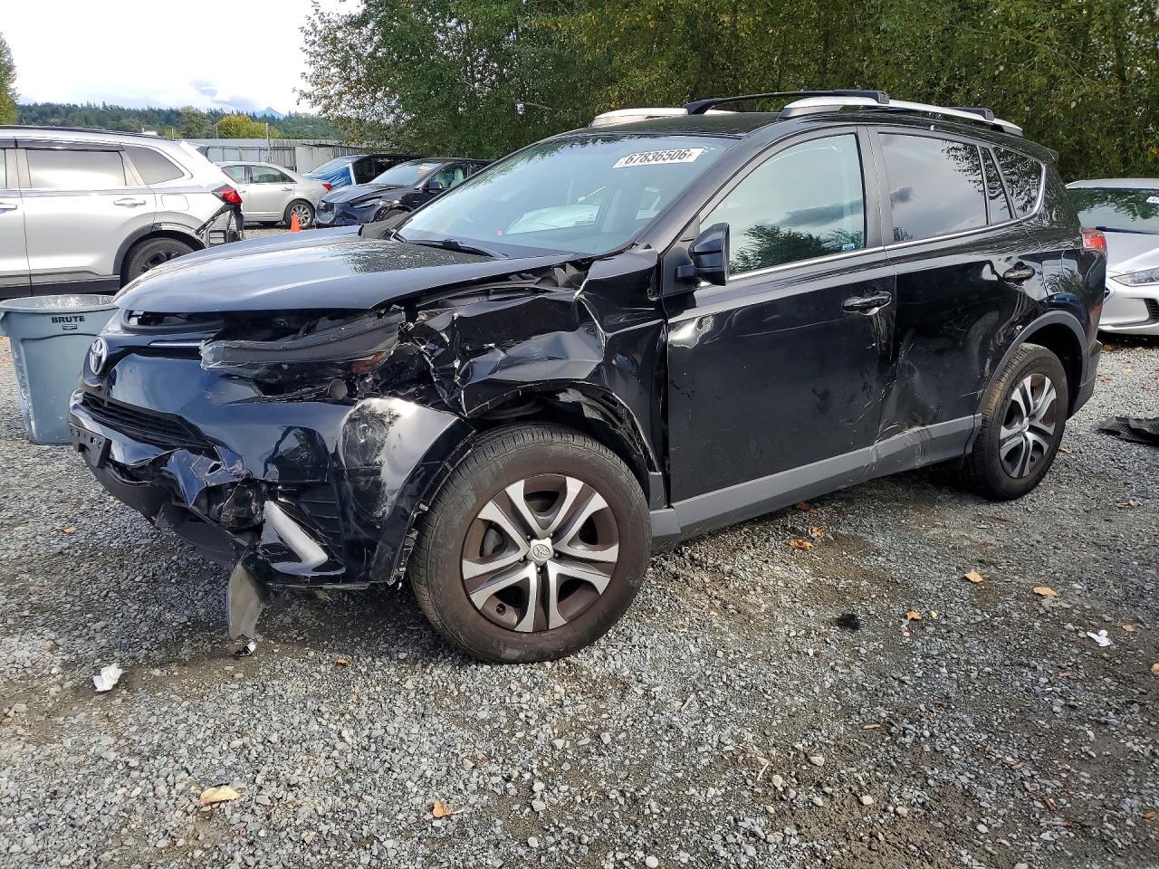 2016 TOYOTA RAV4 LE (X Grade) — Front 3/4