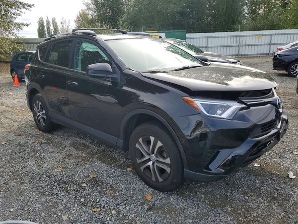 2016 TOYOTA RAV4 LE (X Grade) — Passenger 3/4
