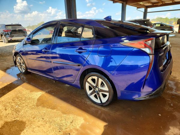 2016 TOYOTA PRIUS