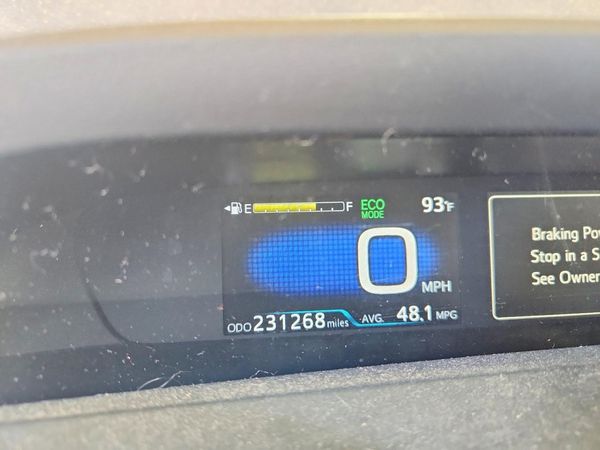 2016 TOYOTA PRIUS