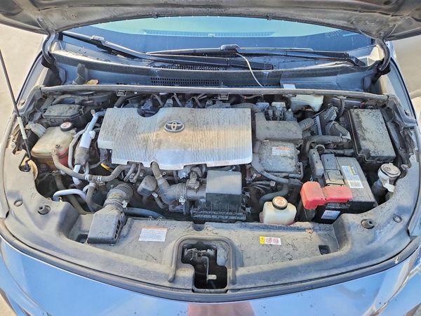 2019 TOYOTA PRIUS Plus/Premium/Advanced — Engine bay
