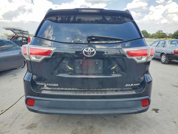2015 TOYOTA HIGHLANDER