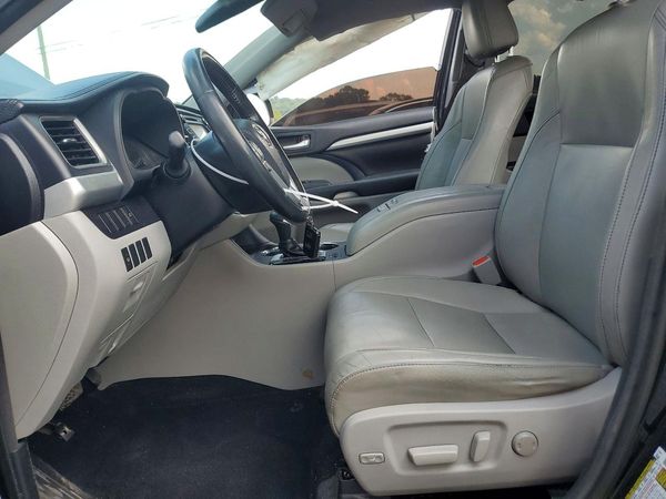2015 TOYOTA HIGHLANDER