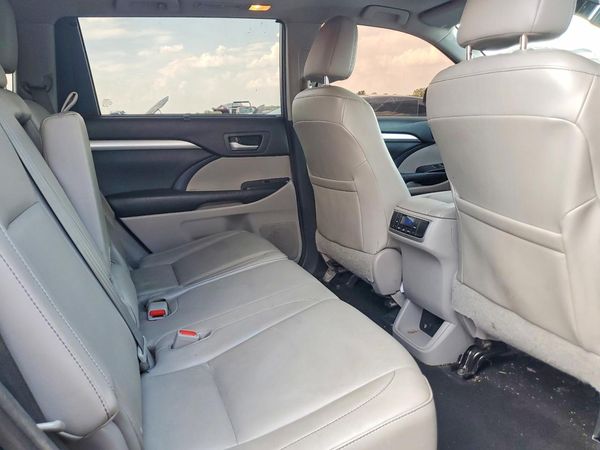 2015 TOYOTA HIGHLANDER
