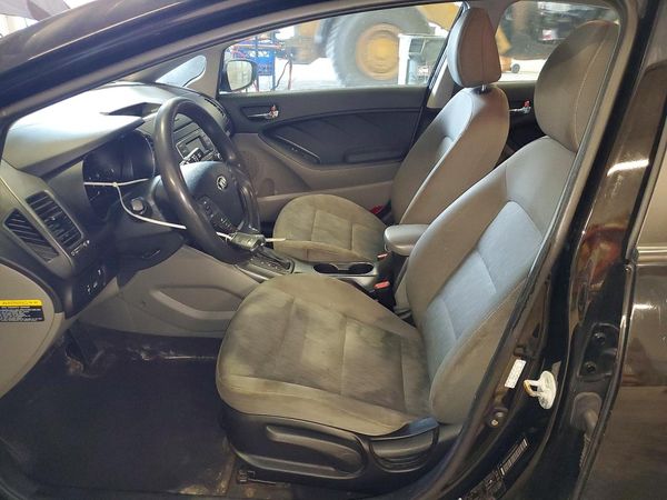 2016 KIA FORTE GL (Middle-Low Grade)