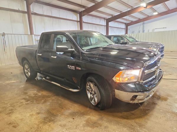 2016 RAM 1500 SLT